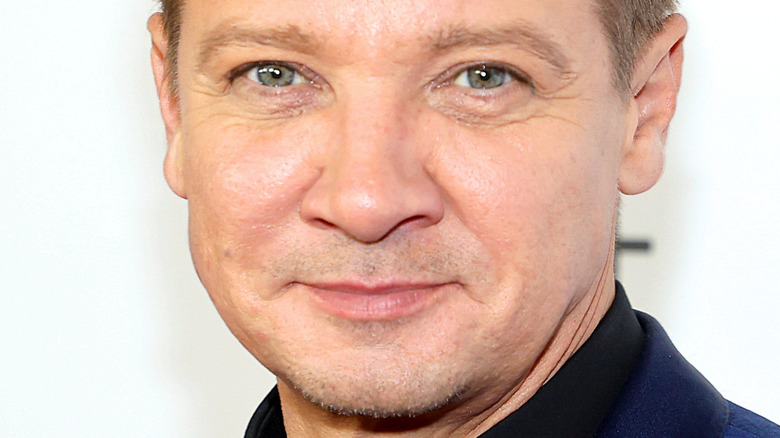 Jeremy Renner blue eyes