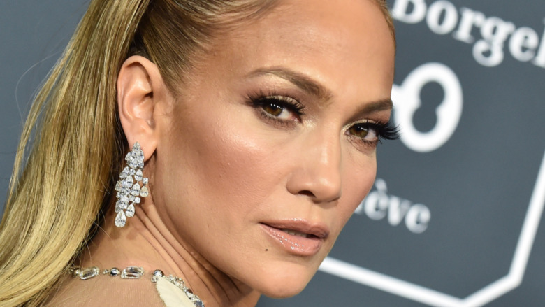 Jennifer Lopez eyelashes