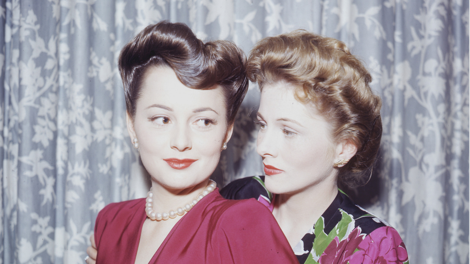 The Legendary Feud Between Sisters Olivia De Havilland & Joan Fontaine