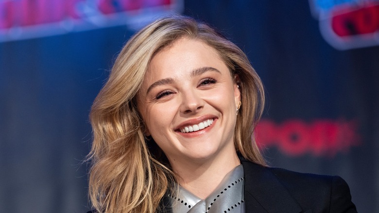 Chloe Grace Moretz smiling at Comic-Con