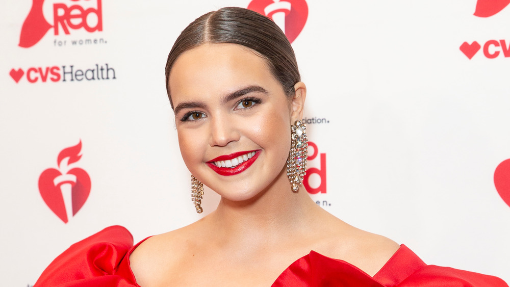 Bailee Madison at a red carpet event