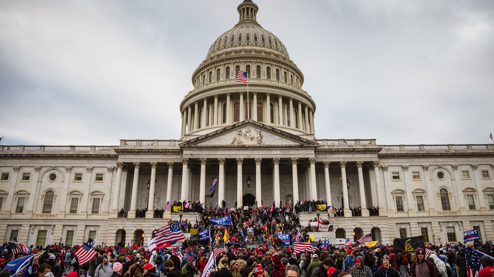 Trump supporters raid the Capitol Building