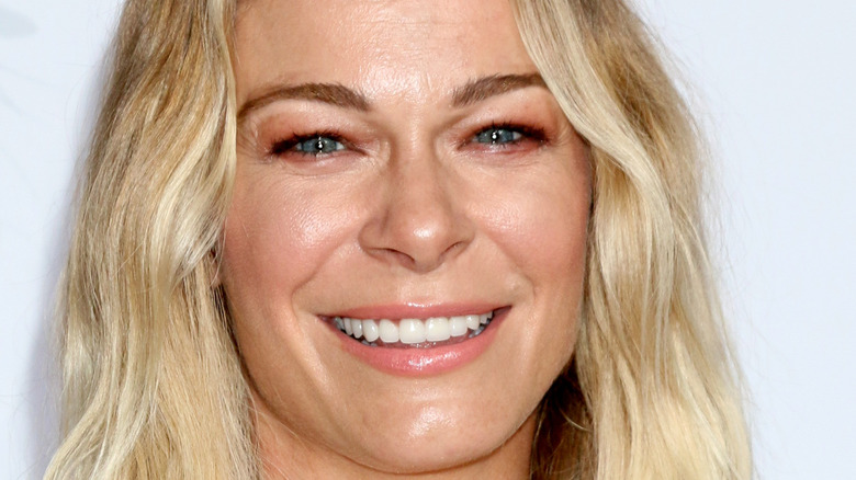 LeAnn Rimes smiling