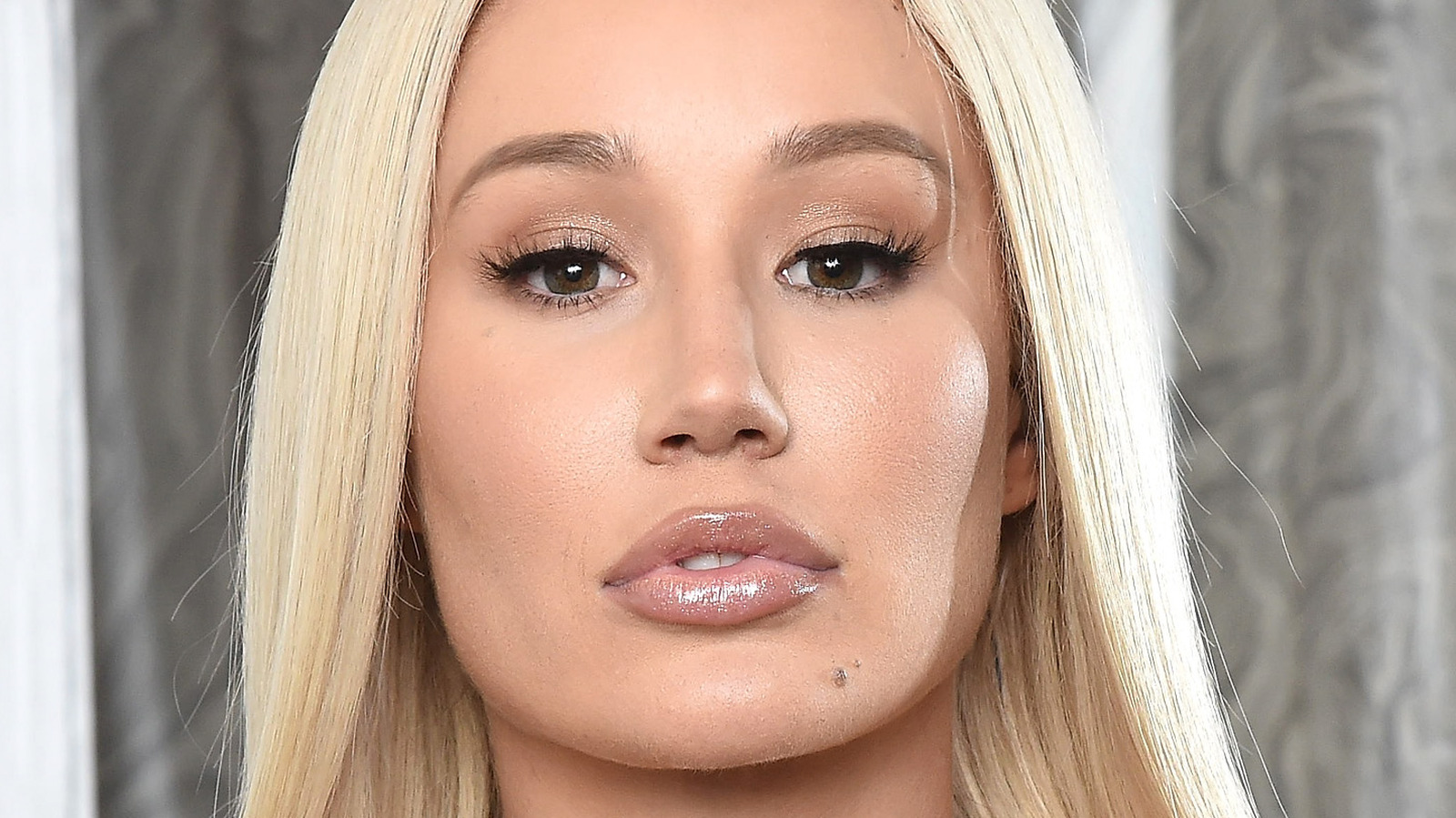 The Messy Feud Between Iggy Azalea And Azealia Banks Explained News Colony