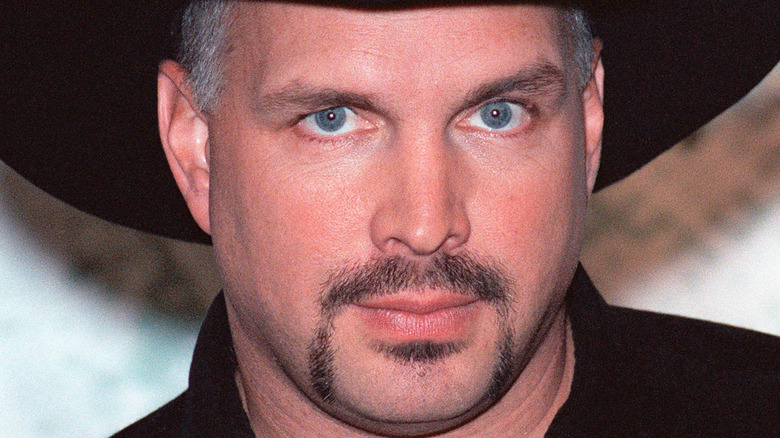 Singer Garth Brooks blue eyes goatee