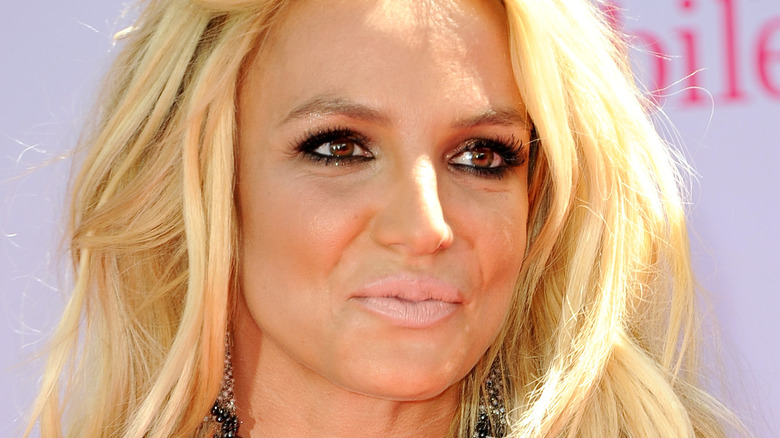 britney spears smokey eye