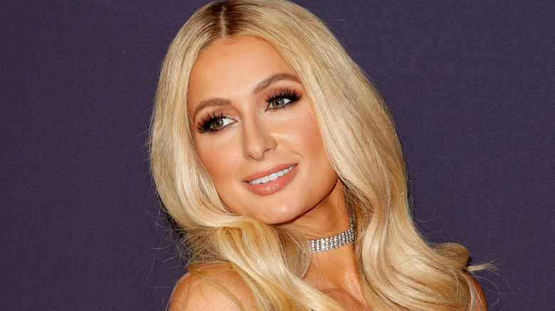 Paris Hilton leaning
