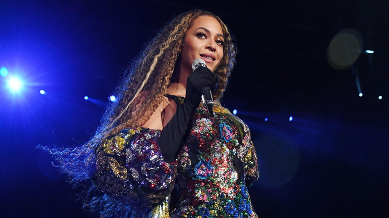 Beyoncé smiles onstage