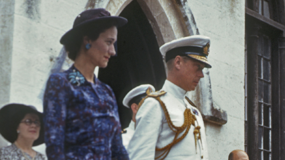 Wallis Simpson and King Edward VIII outside