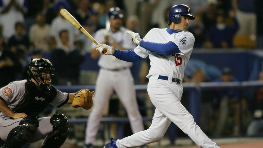 Shawn Green playing baseball
