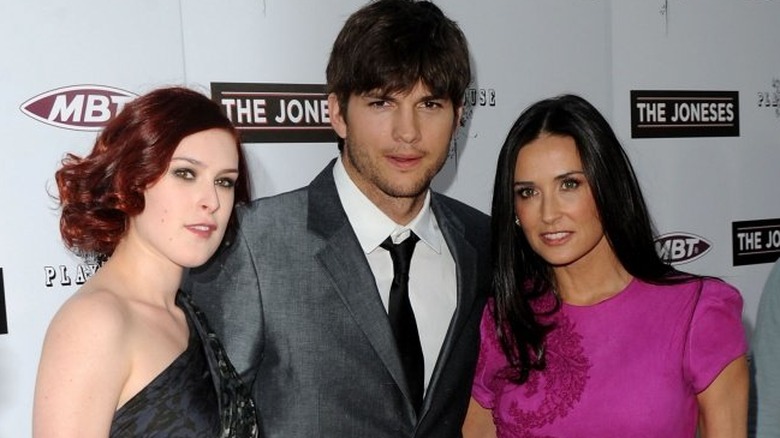 Rumer Willis, Ashton Kutcher, and Demi Moore posing