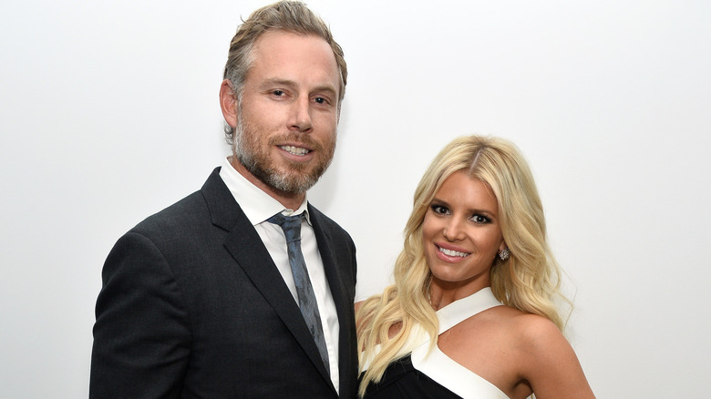 Eric Johnson and Jessica Simpson smiling