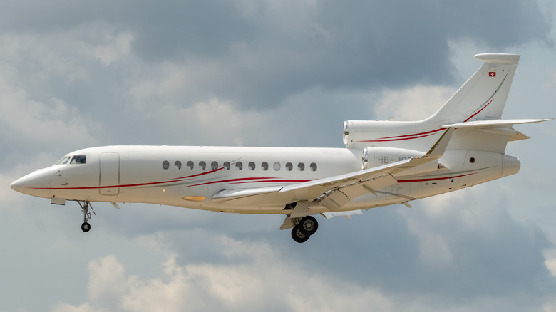 Dassault Falcon7X landing on runway