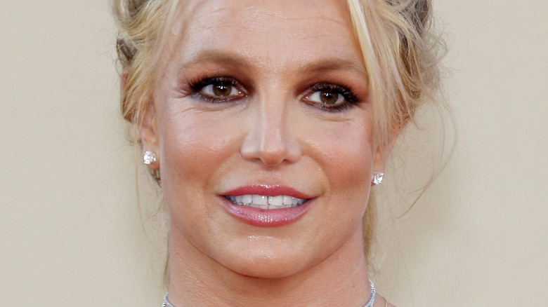  Britney Spears smiling