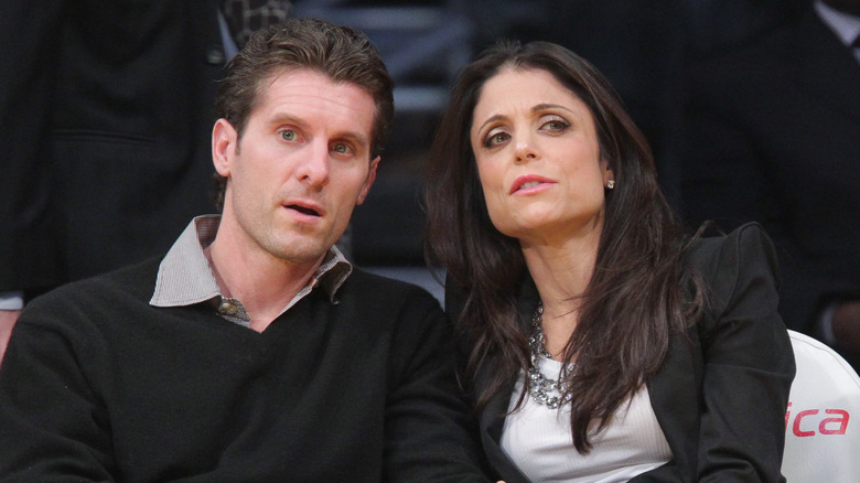 Bethenny Frankel Jason Hoppy sit courtside