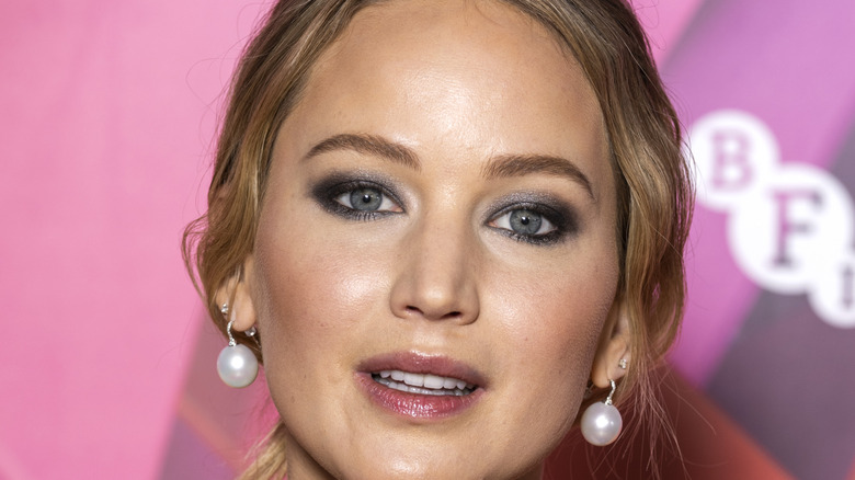 Jennifer Lawrence posing