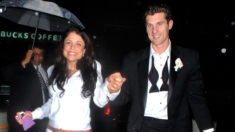 Bethenny Frankel and Jason Hoppy hold hands