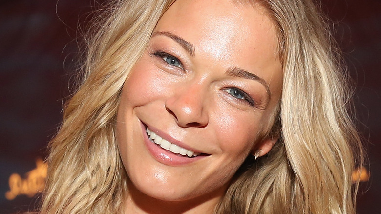 LeAnn Rimes smiling