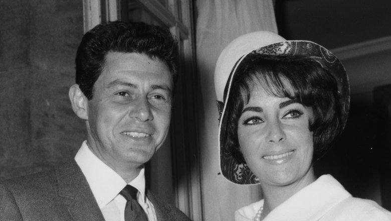 Eddie Fisher and Elizabeth Taylor smiling
