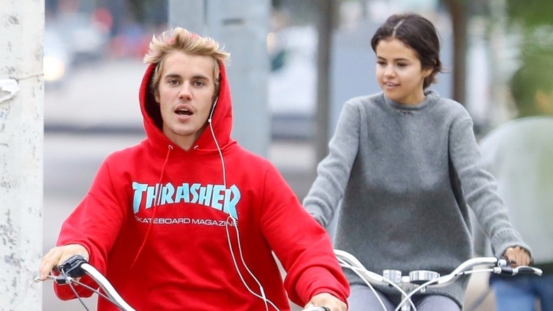 Justin Bieber and Selena Gomez cycling