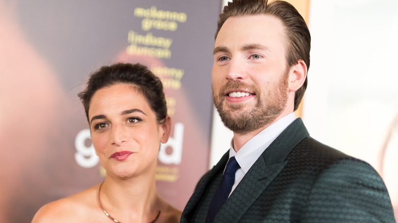 Jenny Slate and Chris Evans posing together