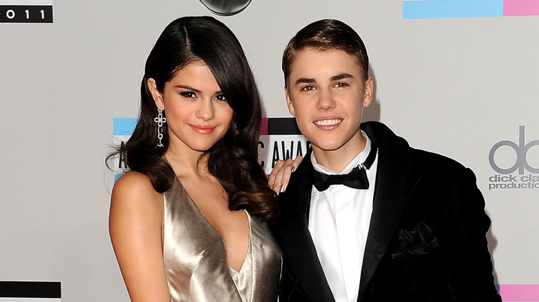 Selena Gomez and Justin Bieber posing together