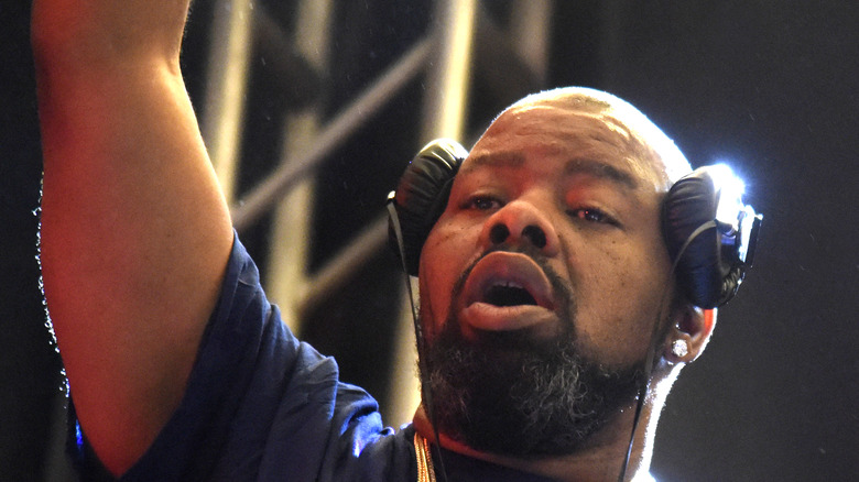 Biz Markie raising his arm