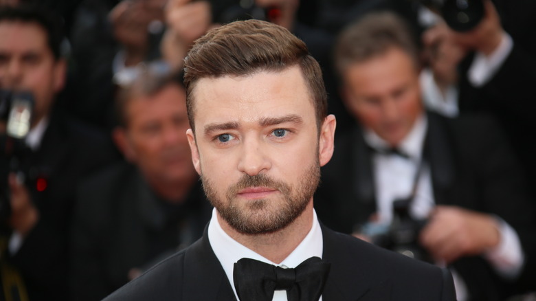 Justin Timberlake posing at event