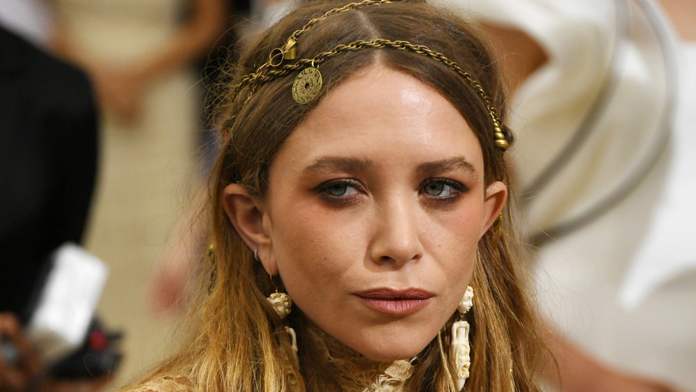 Headshot of Mary-Kate Olsen