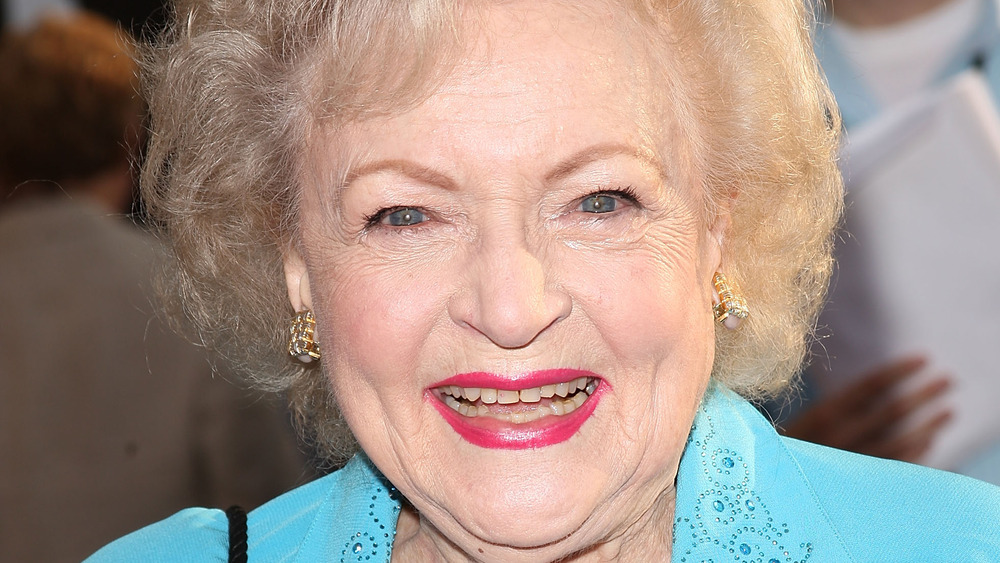 Betty White, The Proposal premiere red carpet