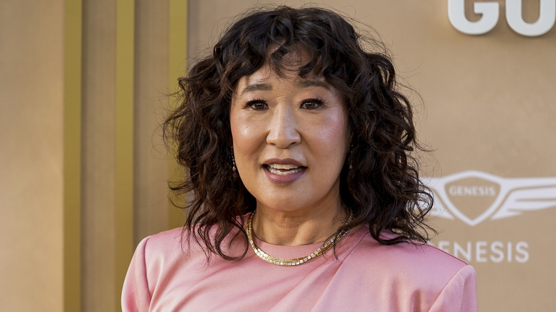 Sandra Oh wearing pink