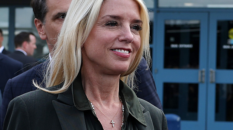 Pam Bondi neck skin