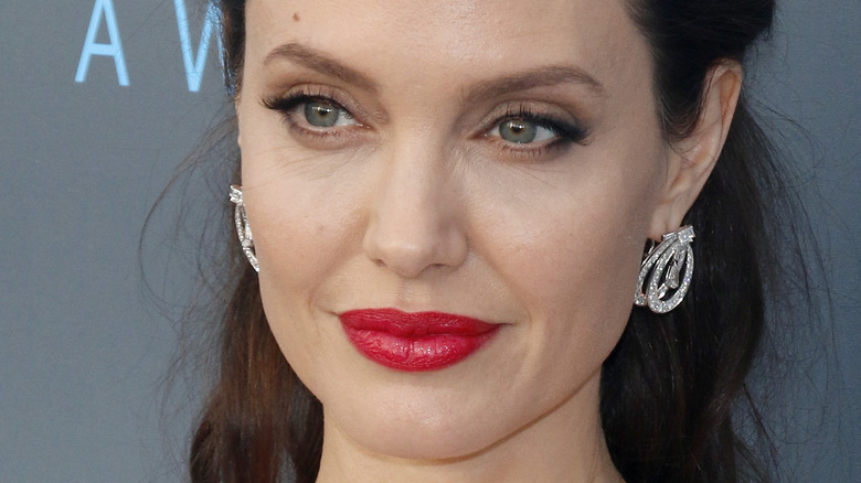 Angelina Jolie big red lipstick 
