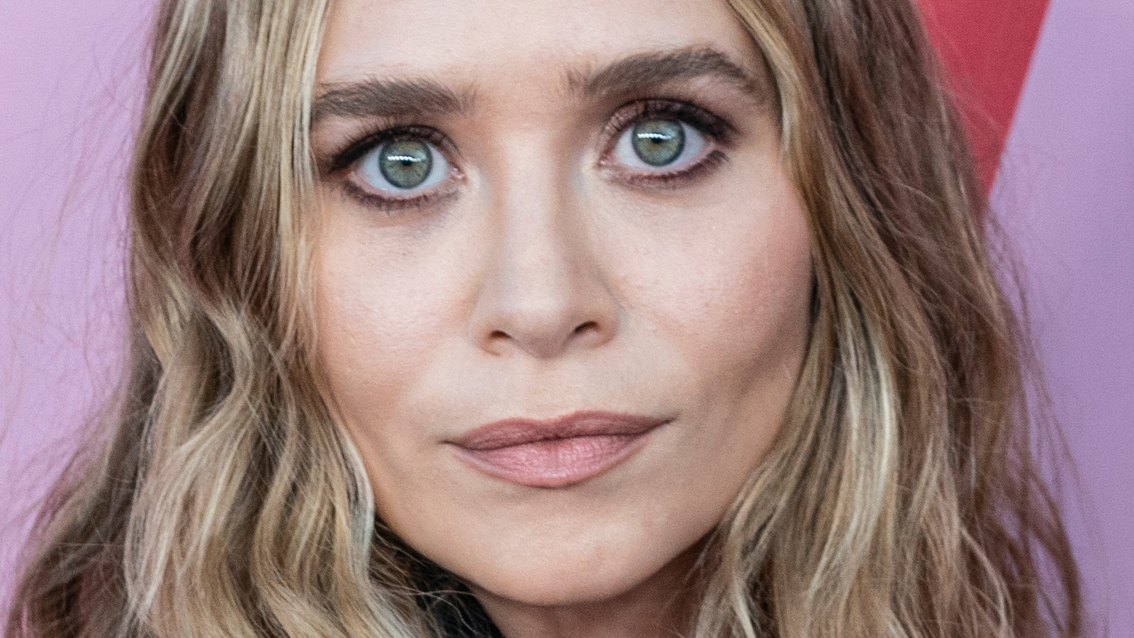 The One Tragedy That Changed The Olsen Twins Forever