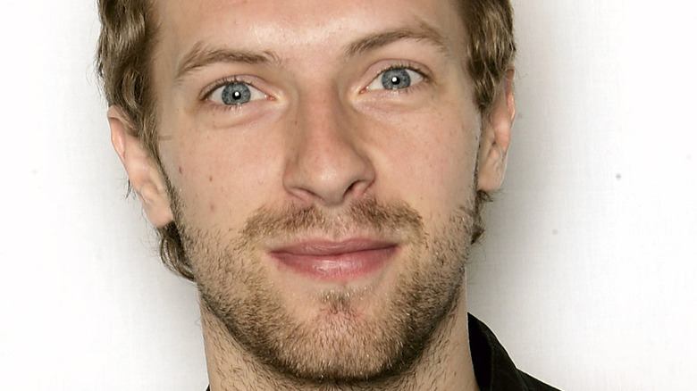 Chris Martin sports a 5 O'clock shadow