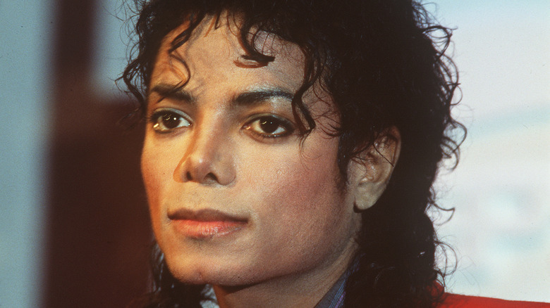 Michael Jackson posing