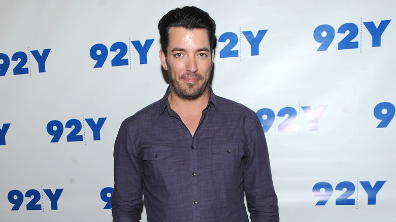 Jonathan Scott purple shirt