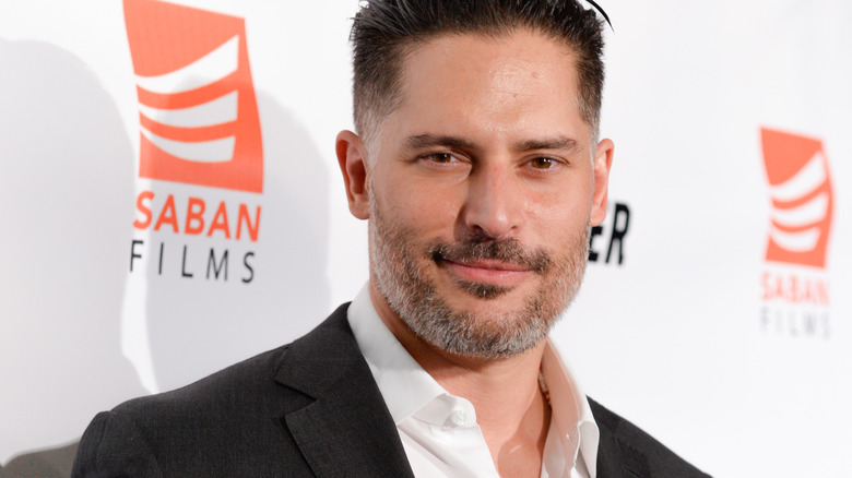 Joe Manganiello posing for cameras