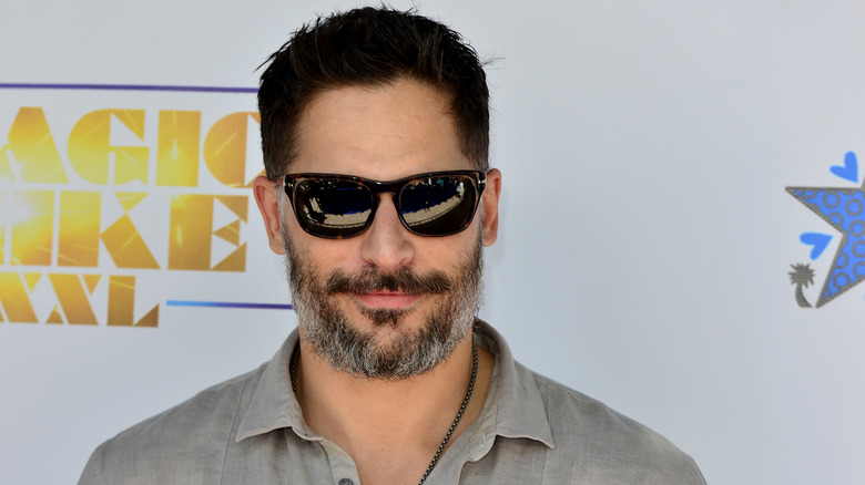 Joe Manganiello posing for cameras