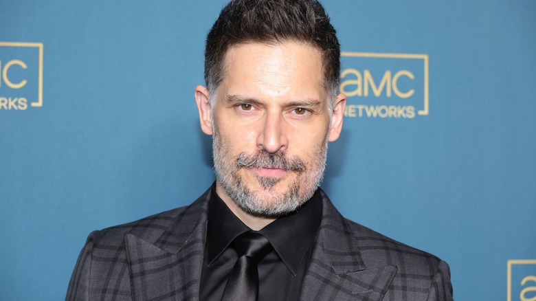 Joe Manganiello posing for cameras