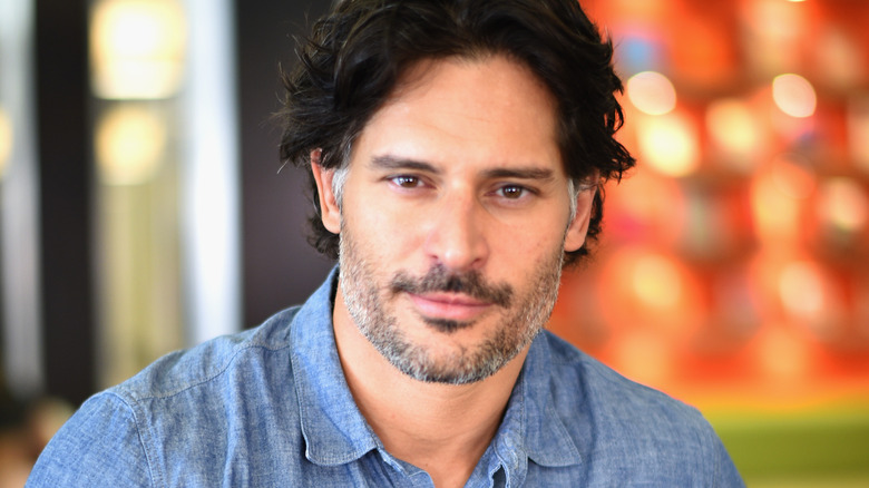 Joe Manganiello posing for cameras