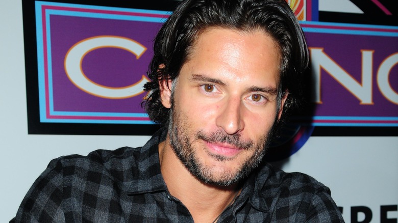 Joe Manganiello posing for cameras