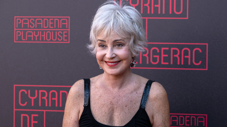 Annie Potts on the red carpet.
