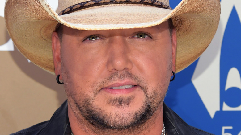 Jason Aldean attends the CMA awards in 2020