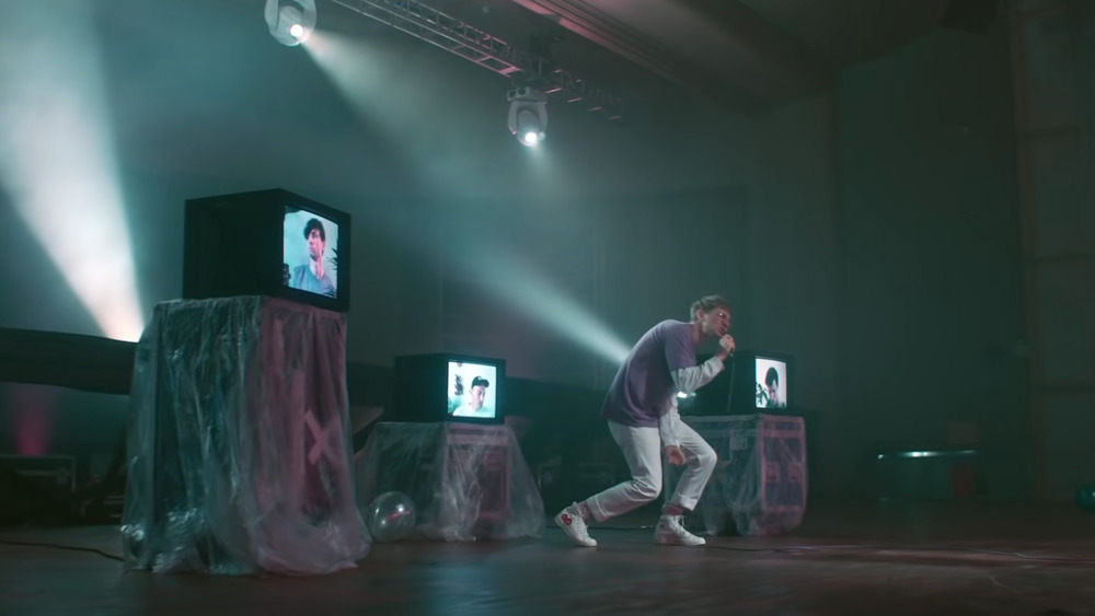 Heat Waves video clip