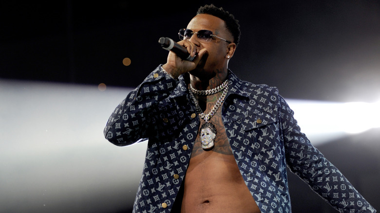 Moneybagg Yo performing