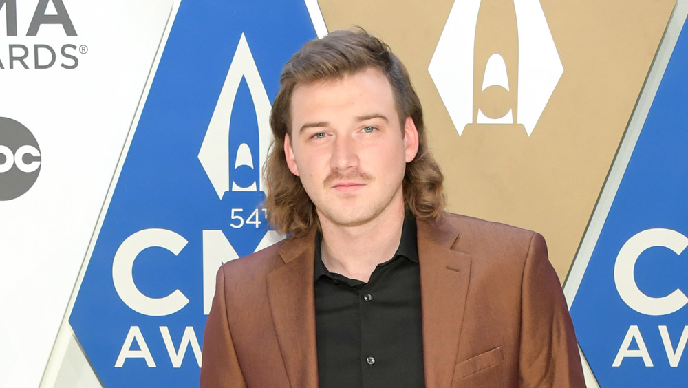 Morgan Wallen posing on the red carpet