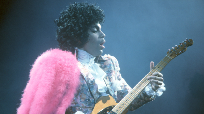 Prince performing in 1985