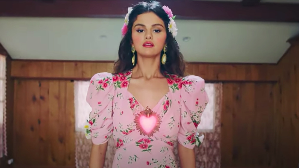 Selena Gomes appears in the music video, De Una Vez