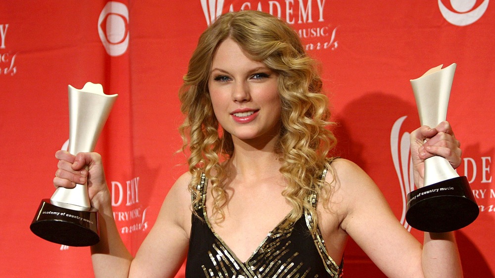 Taylor Swift with awards 